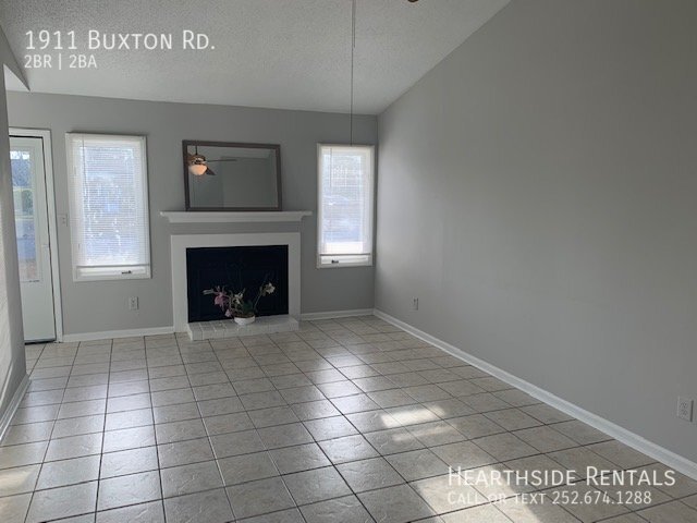 Building Photo - 2 Bed 2 Bath on Buxton Rd