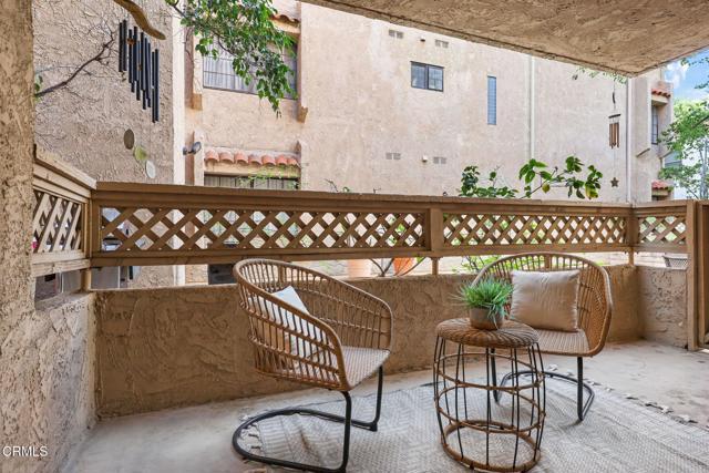 Building Photo - 640 S Lake Ave