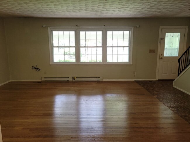 Building Photo - 3915 S Orchard Ct