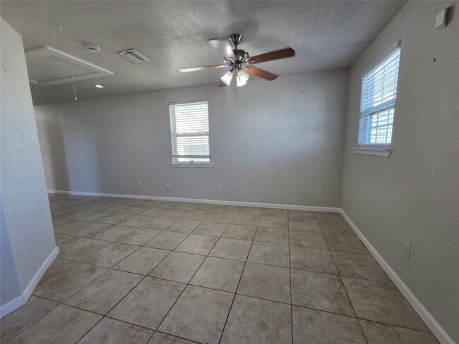 Building Photo - 5617 Avenue R 1/2