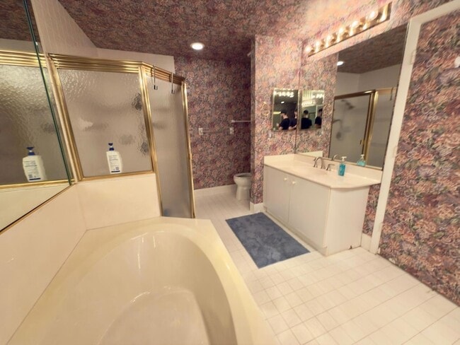 Building Photo - 7922 Sandy Pointe Dr