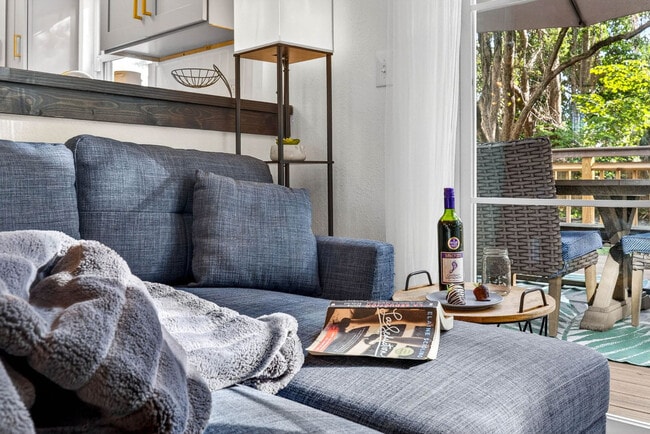 Building Photo - 1317 E Diana St