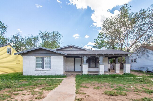 Primary Photo - 1911 22nd St