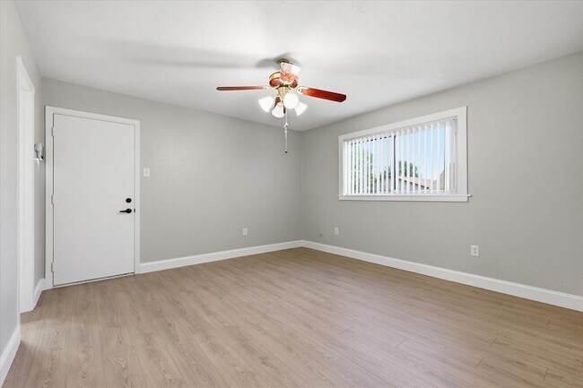 Building Photo - 2132 Bordeaux Dr