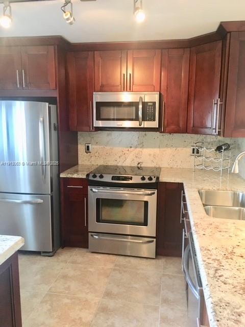 Building Photo - 4000 NE 169th St