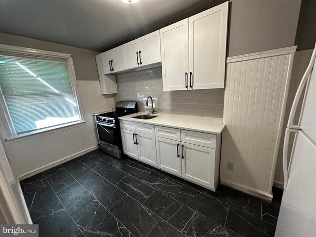 Building Photo - 6230 Mershon St