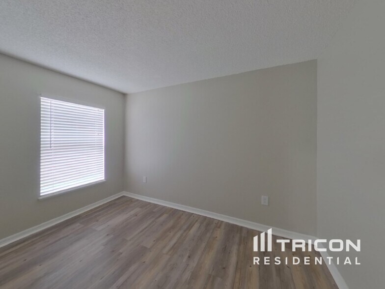 Building Photo - 321 Placid Lake Dr