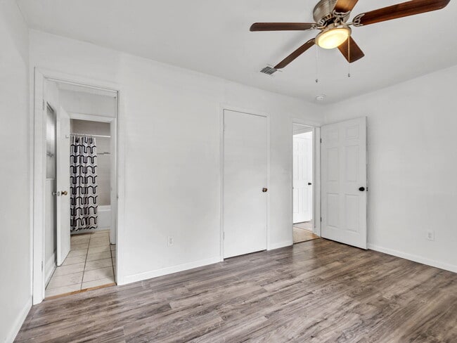 Building Photo - 627 Ferretti Ave