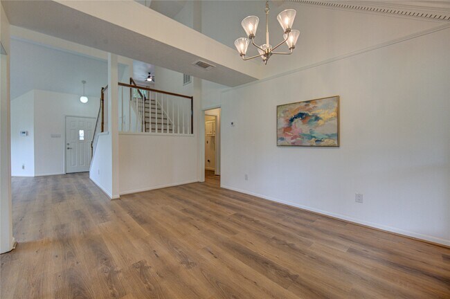 Building Photo - 902 Mesa Terrace Dr