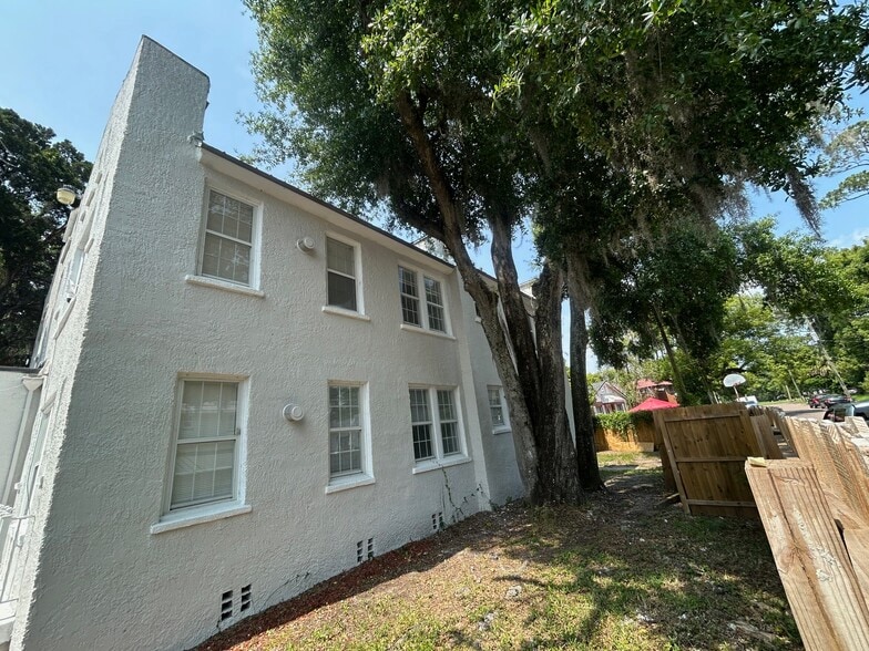 Building Photo - 3524 Boulevard St