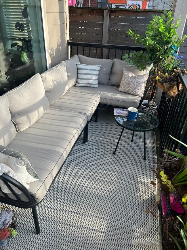 Patio - 5425 N Minnesota Ave