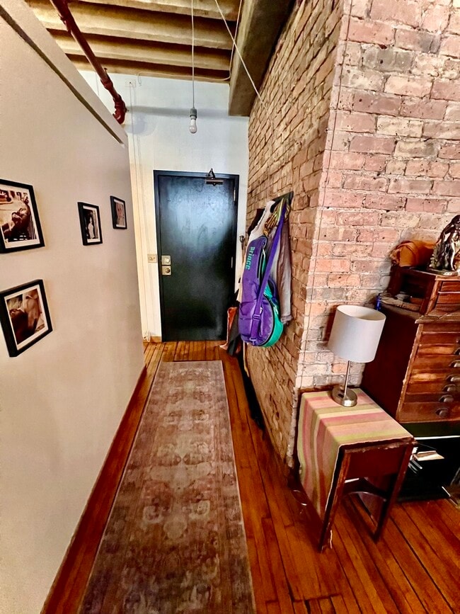 Building Photo - 711 S Dearborn St