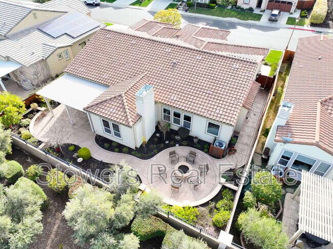 Building Photo - 1587 California Trail