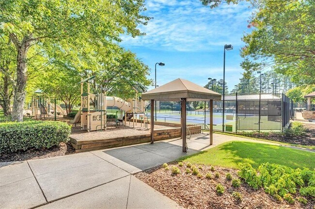 Building Photo - 2660 Coachmans Cir