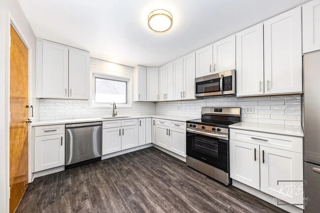 Building Photo - 129-133 W Franklin Ave