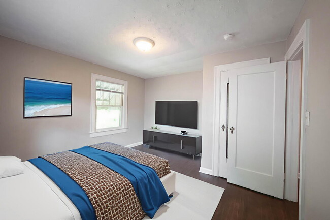 Building Photo - "Charming 3-Bedroom Retreat with Hardwood ...
