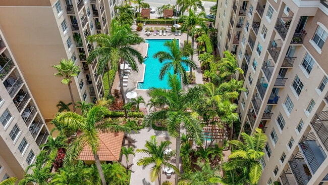 Building Photo - 1801 N Flagler Dr