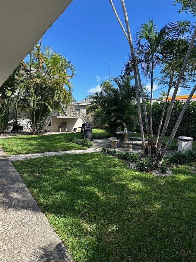 Building Photo - 515 SE 9th St