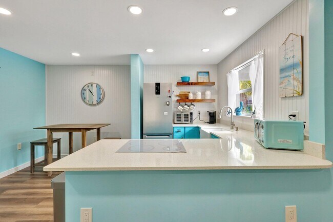 Building Photo - 11000 S Ocean Dr