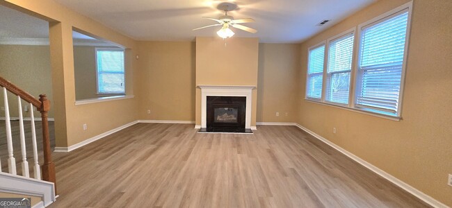 Building Photo - 11 Brookview Dr