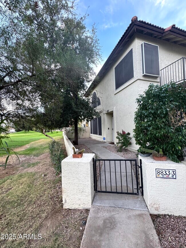 Building Photo - 8833 S 51st St