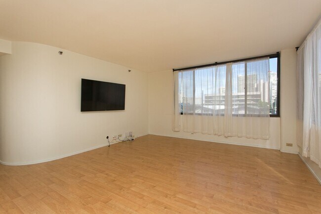 Building Photo - 2232 Kapiolani Blvd