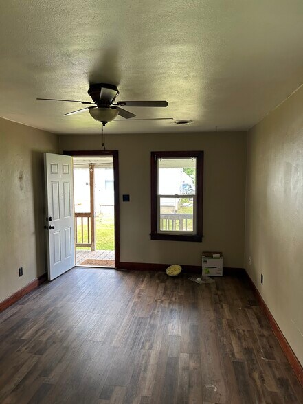 Building Photo - 352 Springfield Ave
