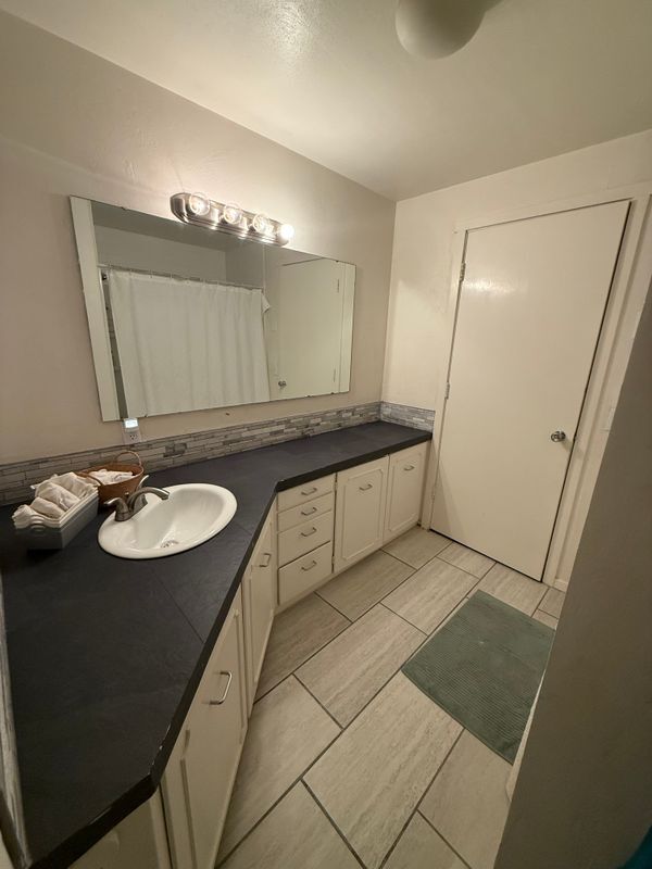 Building Photo - 610 Spencer Ct