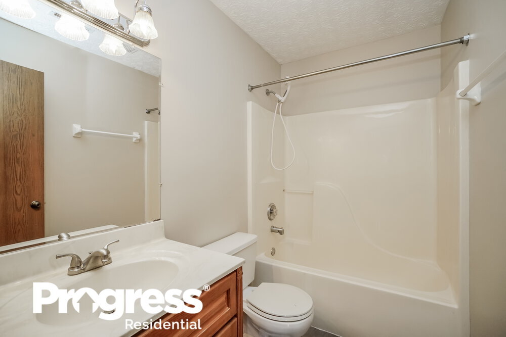 Building Photo - 2016 Big Tree Dr