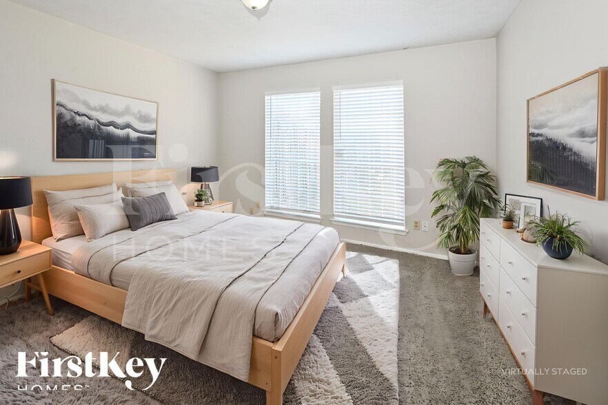 Building Photo - 3315 Vega