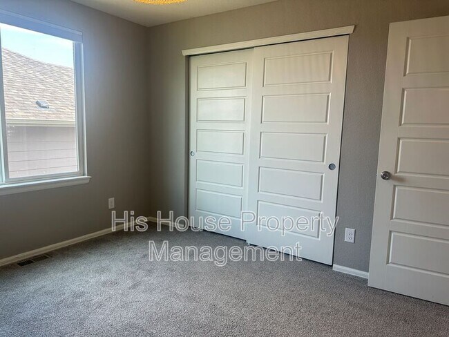 Building Photo - 2278 Stonefish Dr