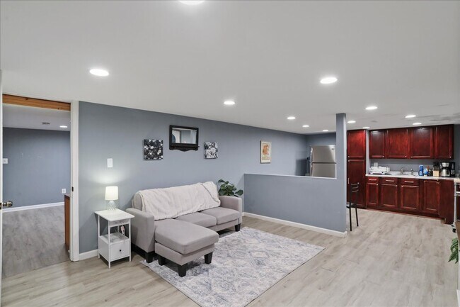 Building Photo - 13715 Dixie Dr