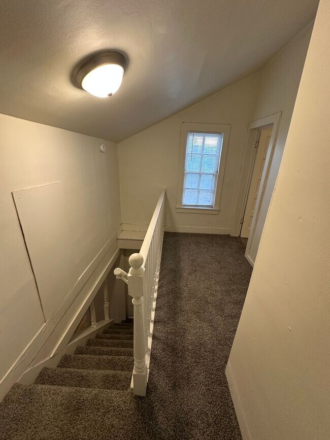 Building Photo - RD1118