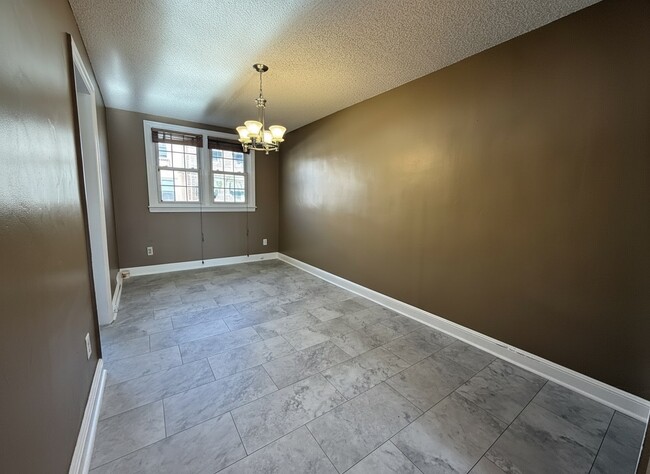 Building Photo - 119 W Madison Ave