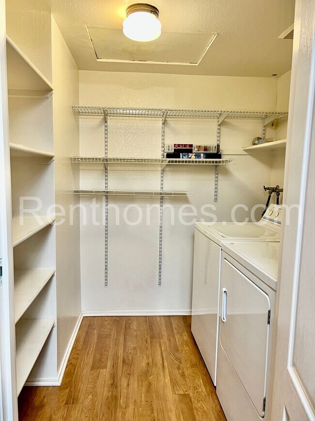 Building Photo - 12039 Alta Carmel Ct