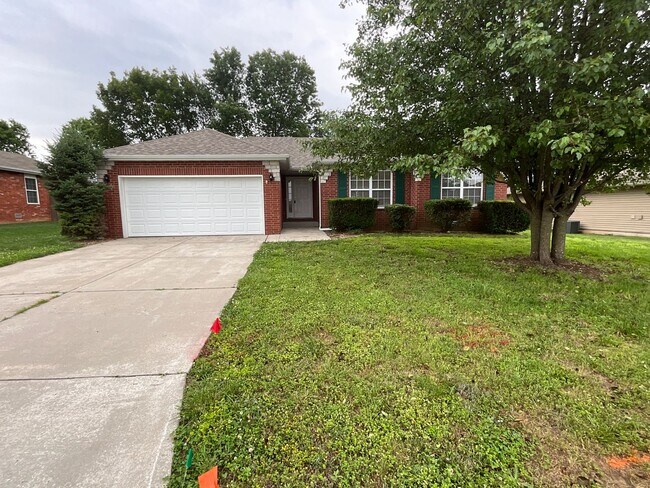 Building Photo - Beautiful Home on Private Setting