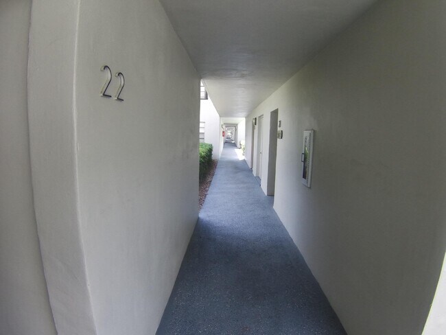 Building Photo - 22 Capri Dr