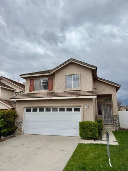 Building Photo - 930 Primrose Ln
