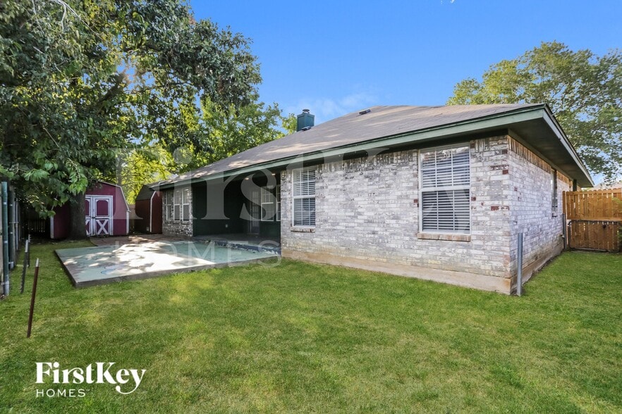 Building Photo - 714 Windridge Ln