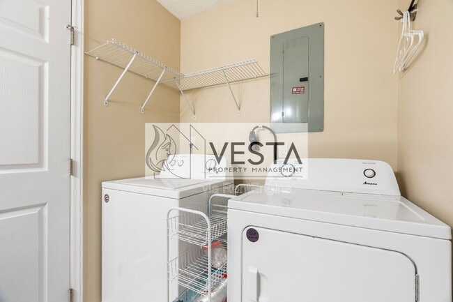 Building Photo - 35 E Silverleaf Dr