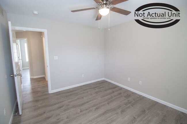 Building Photo - 5313-5315 Currituck Lane