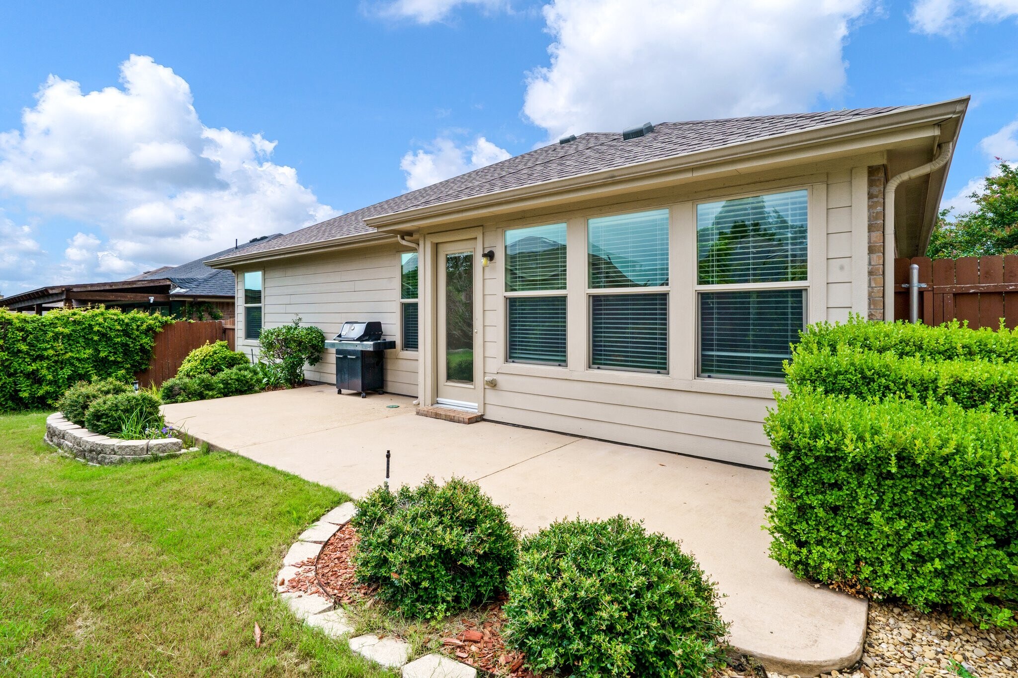Building Photo - 227 Creekwood Dr