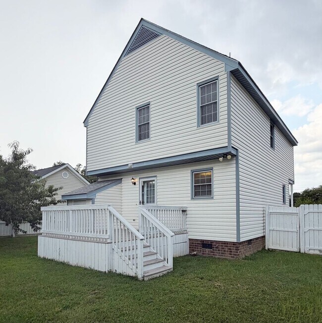 Building Photo - 2421 Sexton Rd