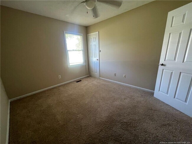 Building Photo - 5587 Arapahoe Ct