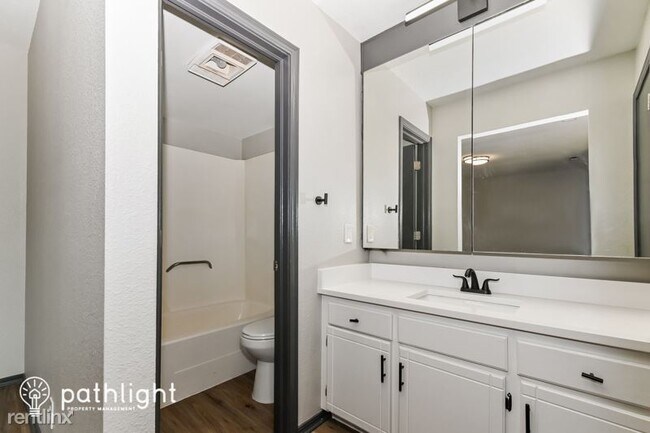 Building Photo - 3 br, 2.5 bath House - 3352 S 138th E Ave ...