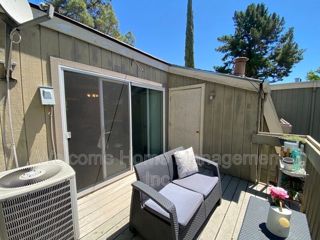 Building Photo - 1611 Alvarado Ave