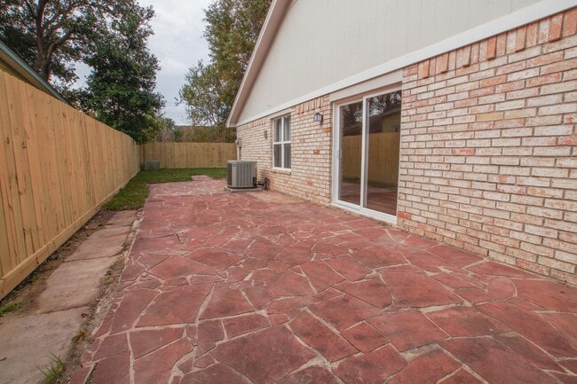 Building Photo - 4131 Lufborough Dr