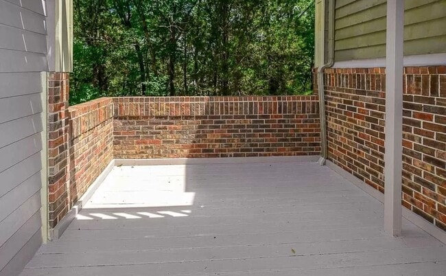 Building Photo - 2 Bed/ 2.5 Bath Townhouse