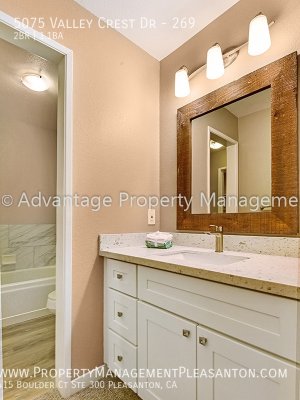 Building Photo - 5075 Valley Crest Dr