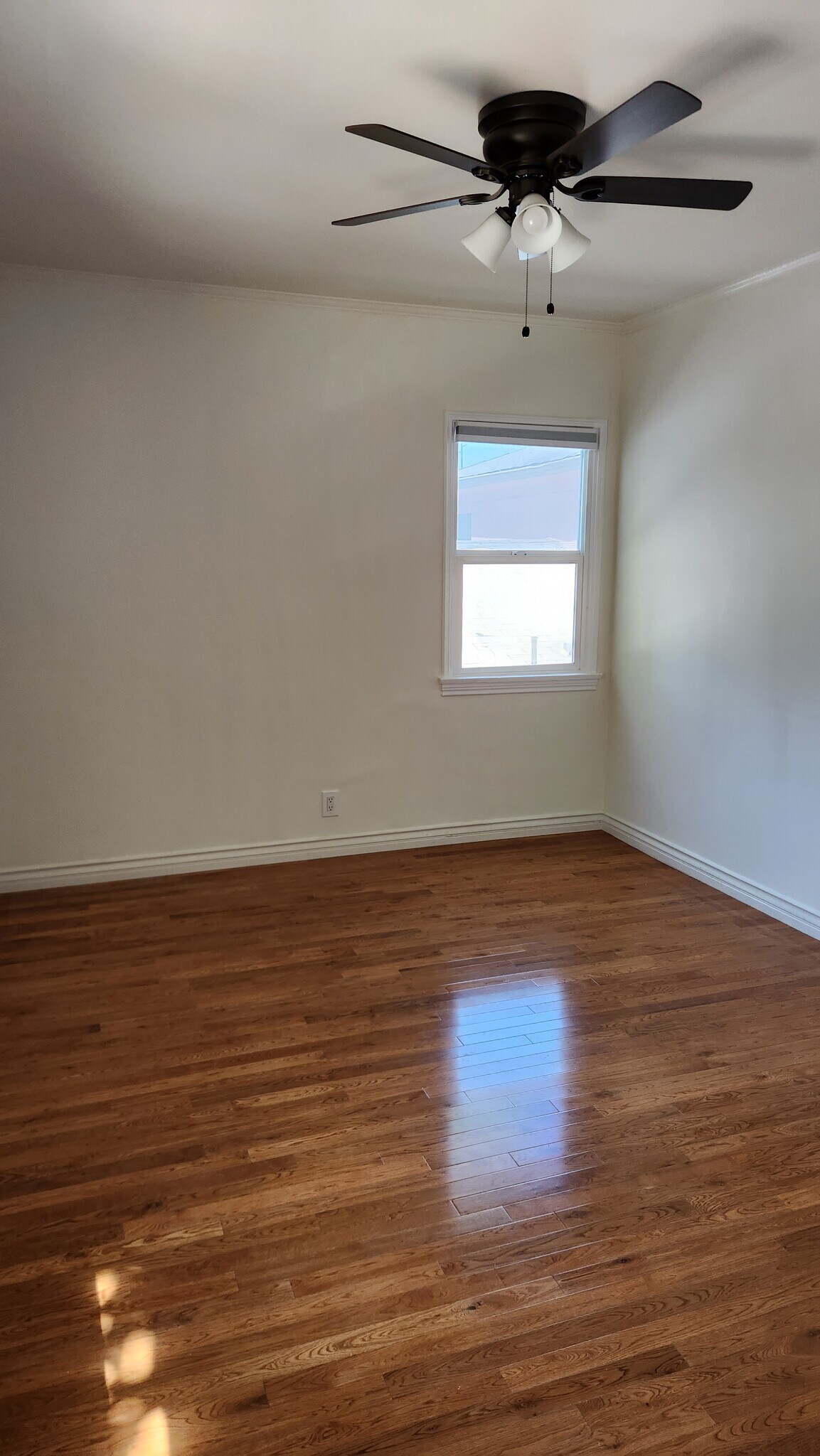 BEDROOM WEST - 10641 Whipple St